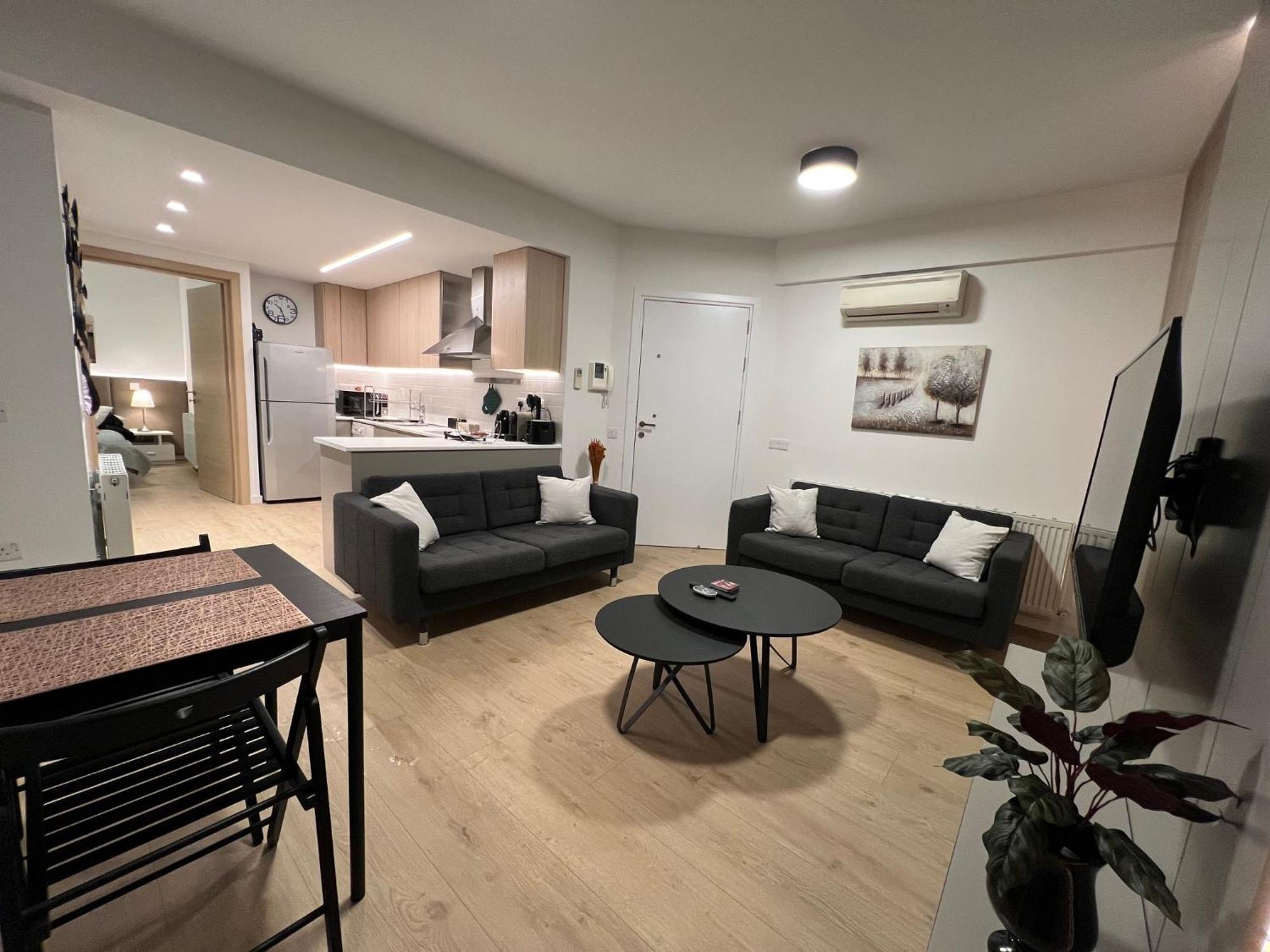 Daniela'S Modern Apartment Strovolos Ngoại thất bức ảnh